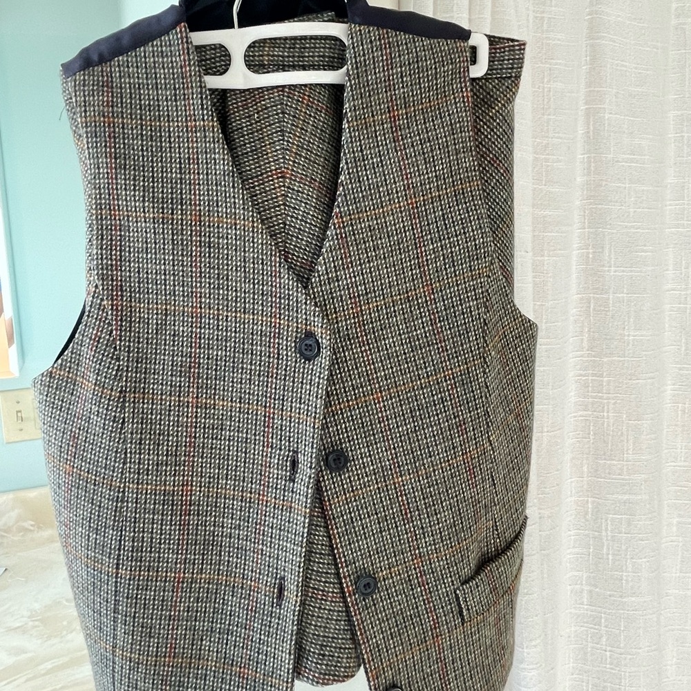 Plaid skirt and vest set.